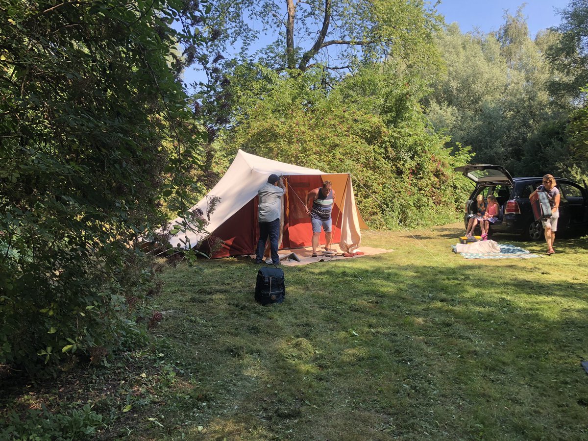 Leuk dat je er bent!✨

Vandaag zijn 37 gasten (11 gezinnen) aangekomen bij de pop-up #camping op het terrein van Scouting Elburg. Voor hen is een vakantie niet mogelijk of lastig te betalen. 

Neem contact op met <a href="/StichtingWiel/">Stichting WIEL</a> als je meer wilt weten over activiteiten… #armoede