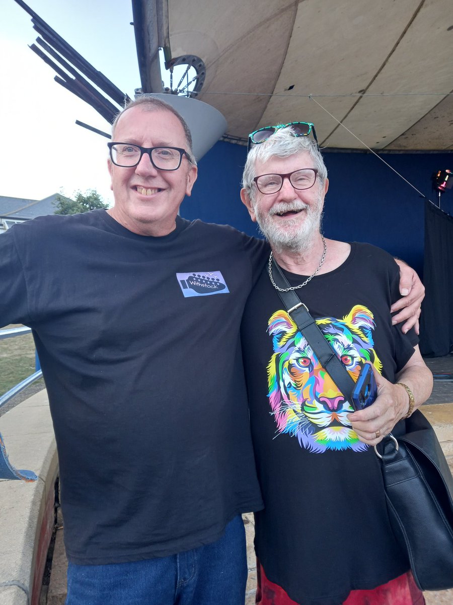 saywhatpal's tweet photo. A fun-filled Withstock in Withernsea on Saturday; featuring the brilliant Jim Danby, Sharon Garner et all. Seaside FM's own Russell was on-hand along with MC, the Bard of Wthernsea and my friend, Richard Harries. Good times! 
#withstock #Withernsea #eastyorkshire @seaside1053 https://t.co/SHAiU8GVC7