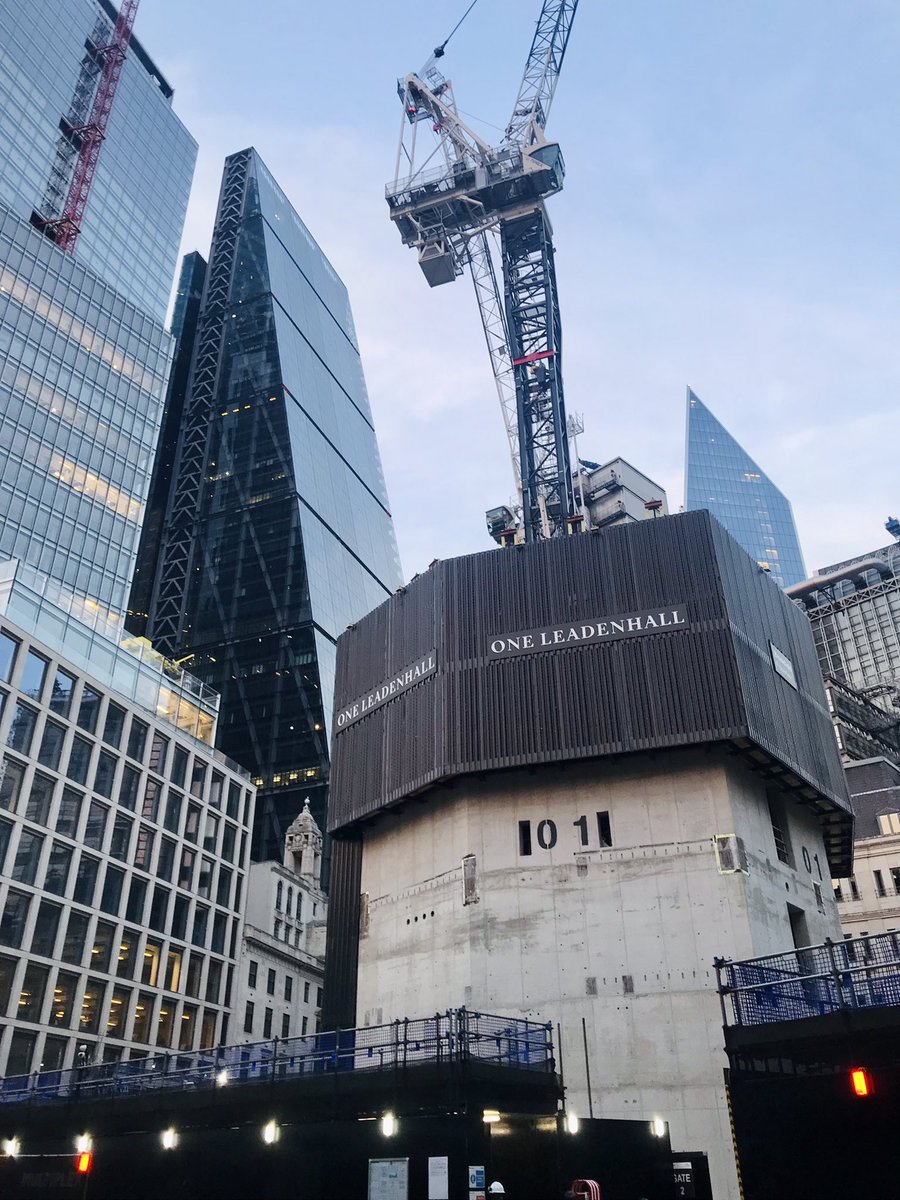 TheStephenShard's tweet photo. One Leadenhall’s concrete core has risen again! 🥳🎉 (14th August 2022) #london #cityoflondon #oneleadenhall #brookfield #multiplex #brookfieldmultiplex #theleadenhallbuilding #thescalpel #lloydsbuilding #londonphotography https://t.co/rM7cocyqjr