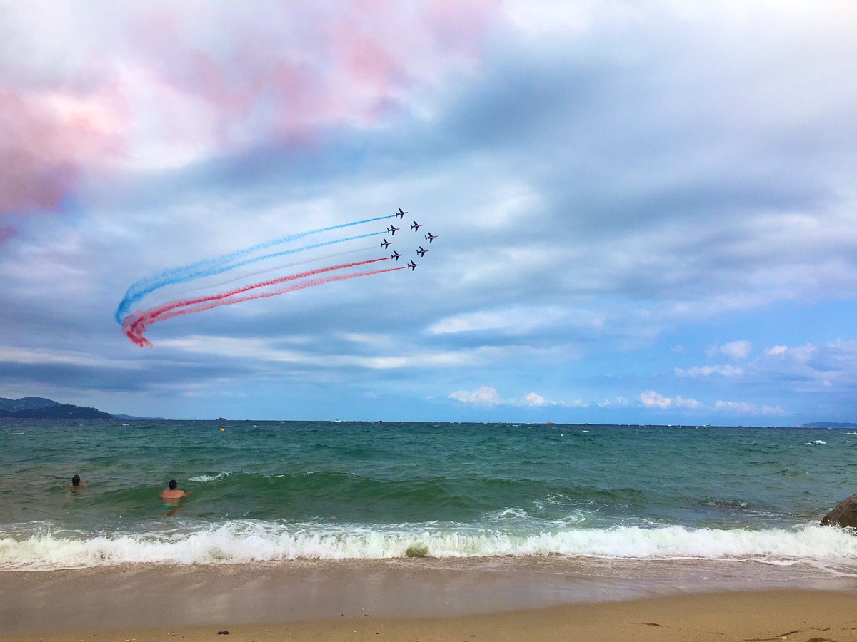 JuL_PERS's tweet photo. @PAFofficiel @MairieLavandou Comment ne pas être énergique face à une telle démonstration ✈️☀️🌴? https://t.co/YsYfnaYo2v