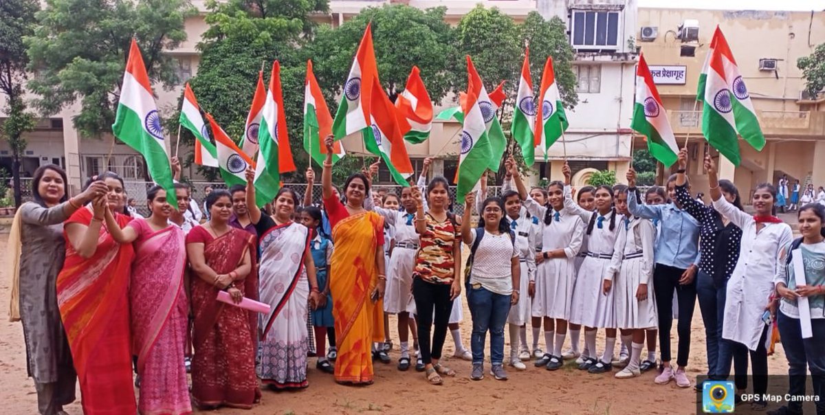 LahariRatri's tweet photo. 75वी स्वाधीनता दिवस के अवसर पर गुरूकुल महिला महाविद्यालय कालीबाड़ी रायपुर की एन एस एस यूनिट ने   स्वाधीनता दिवस के अवसर पर आजादी का अमृत उत्सव #हर_घर_तिरंगा मनाया ।
@askabir_ @YESMinister @nssptrsuCG @_NSSIndia @NssChhattisgarh #IndependenceDay #HarGharTirangaCampaign https://t.co/J247pD4kwT