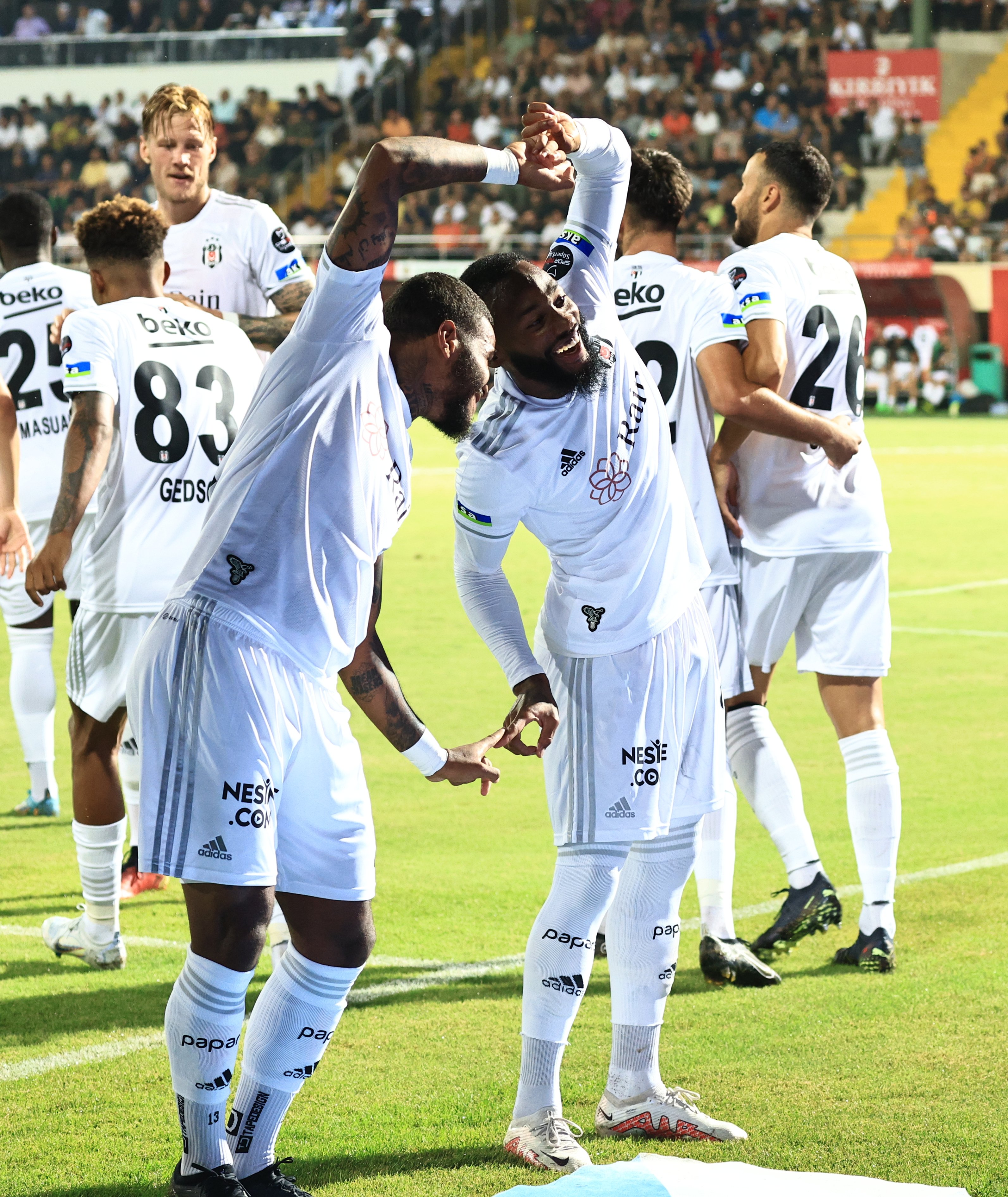 beşiktaş alanyaspor maçı gol sevinci