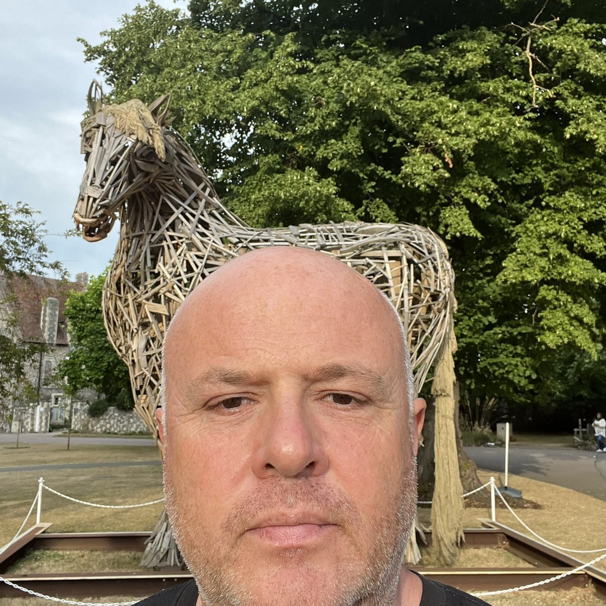 RunFindlayRun's tweet image. Run 74 of 124  #RunFindlayRun for @CR_UK in every postcode UK. Cooling down weather made for stunning run from #Canterbury to #Chartham and back on the #GreatStourWay after “Horsing” around outside #CanterburyCathedral 

Weirdly final run of the three felt easiest but need sleep