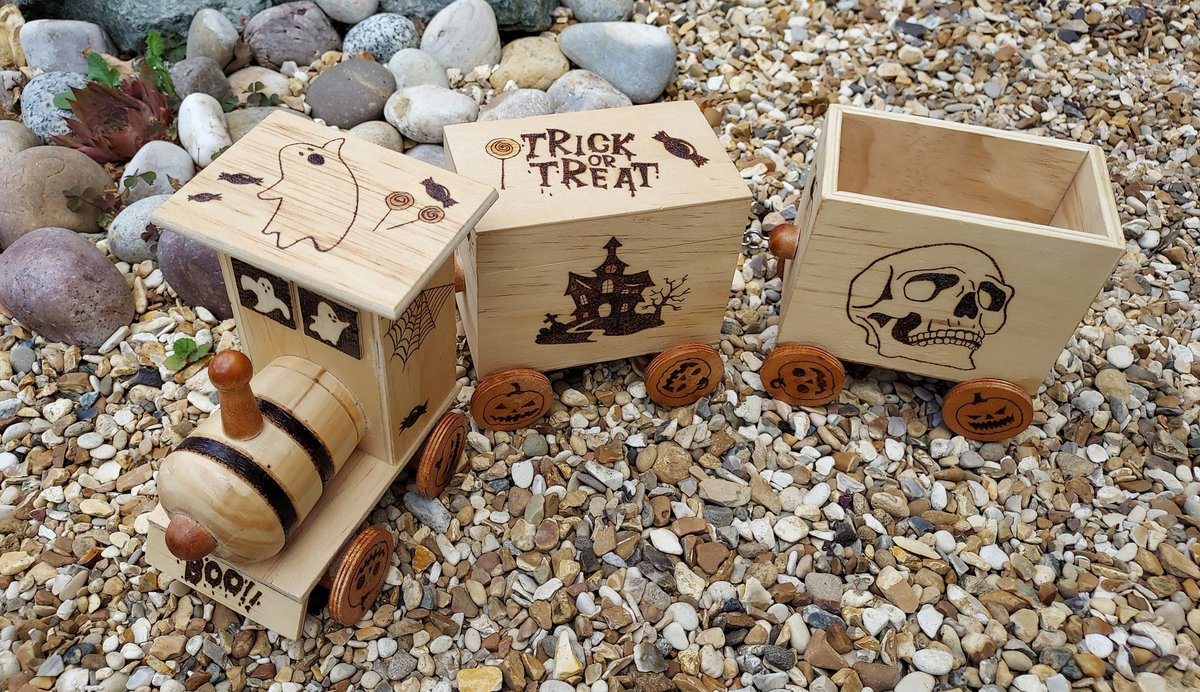 DLG_author's tweet photo. Halloween ghost train available in my eBay shop #handmade #HandmadeHour #Halloween2022 #ebayfinds #SmallBusiness #ghosttrain 
https://t.co/qKMCr53Ezr https://t.co/HNXaB7dy8M