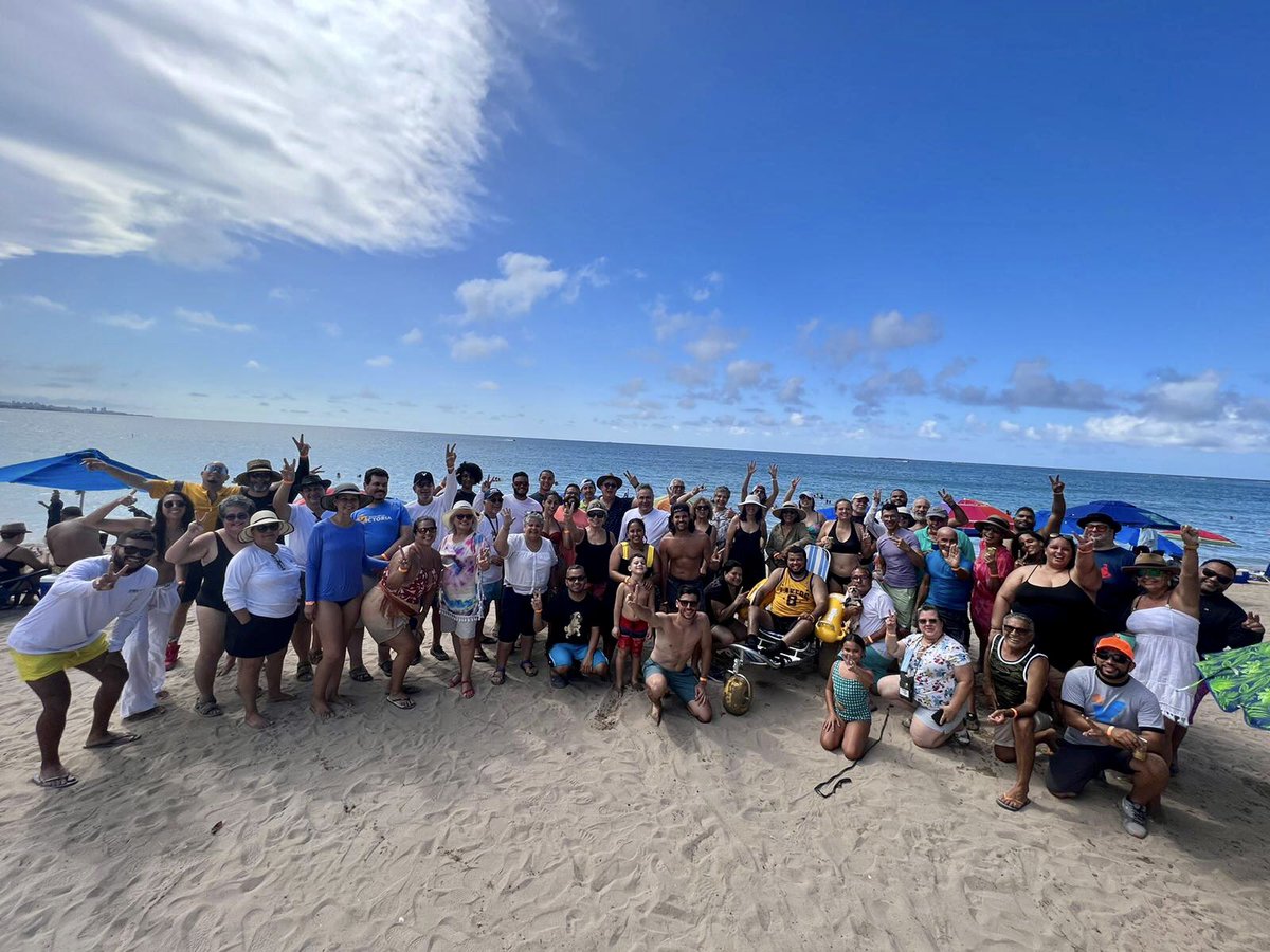 Desde el Cierre de Verano de @VictoriaPorPR en el Balneario de Carolina, recargando energías con gente que lucha todos los días. ¡Gracias! Por el esfuerzo, el sacrificio y el amor por el País. ¡El cambio va! 😎