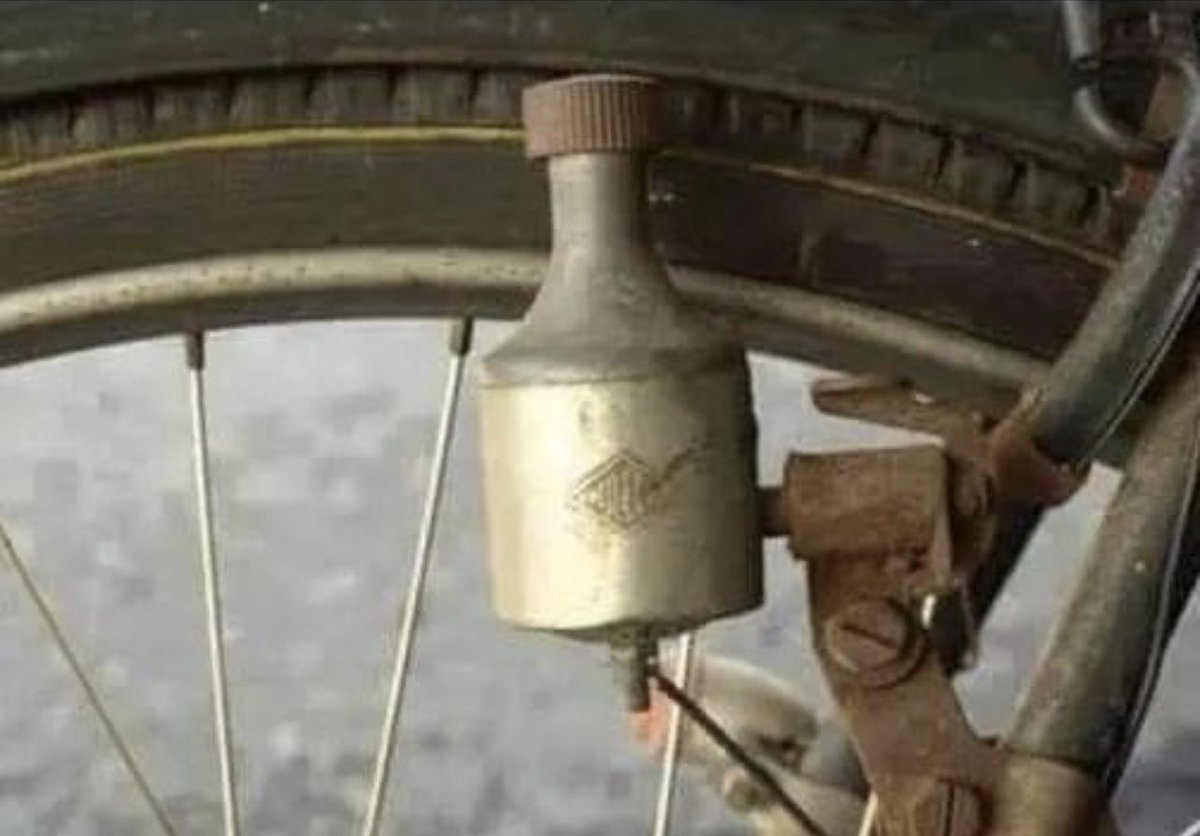 PawlowskiMario's tweet photo. The #question of the day by #iMario:

If you know what is the “#machine”in the picture please say it👇

| #EV #EVs #sundayvibes #ElectricVehicles #fun #History #mbility #tech | @MargaretSiegien @elonmusk @jblefevre60 @rwang0 @DeepLearn007 @Nicochan33 @Hana_ElSayyed @RAlexJimenez https://t.co/YHYzwQHnv8