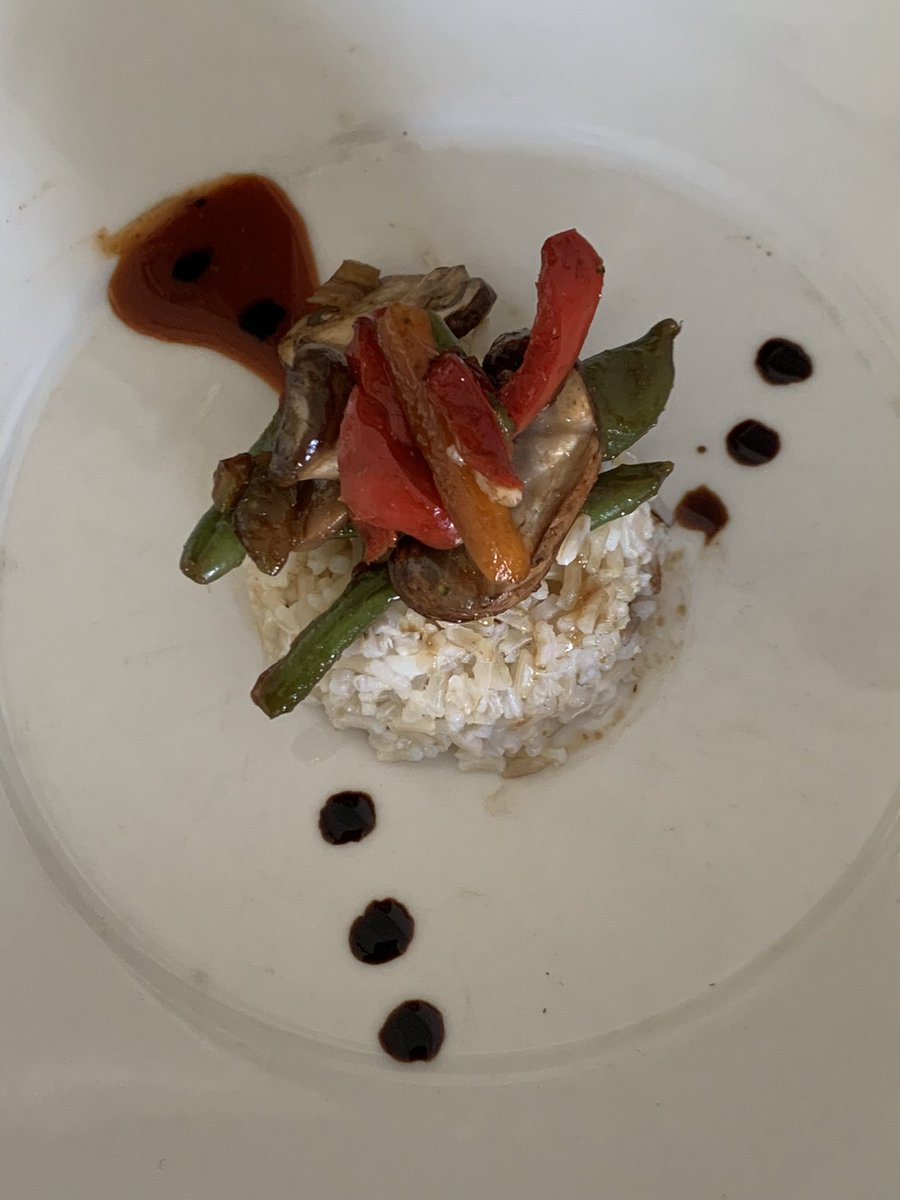 _Pareo333's tweet photo. Lifestyle Choices: I don’t alway cook like this? But when I do? It looks real Fly &amp; it tastes Amazing… #pareo #pareomediallc #poshmedia #mushrooms #bellpepper #brownrice #soysauce #spicy #plantbased #runner #plantfood #runnerlifestyle https://t.co/3Qxn8TxMfW