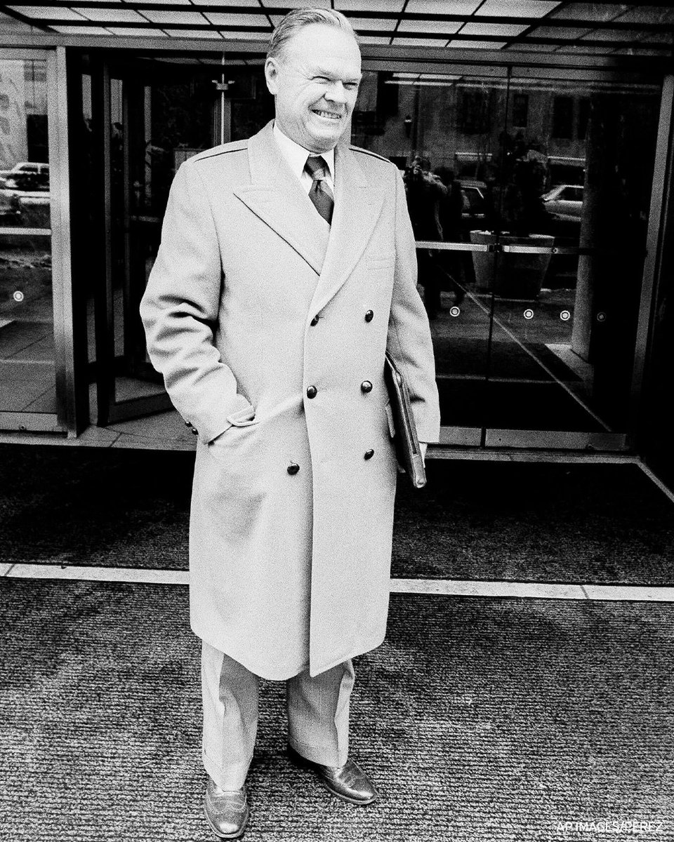 Giants's tweet photo. We remember the great Wellington Mara, who was born on this date in 1916 in Rochester, NY https://t.co/RMVd42Pkp0
