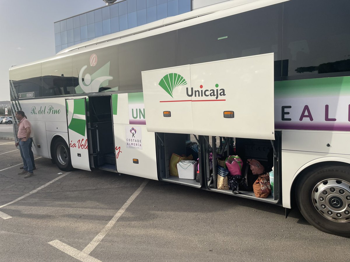 Viaje familiar a <a href="/aquavera_/">Aquavera</a>  más de 140 viatoreños hemos disfrutado del parque acuático, Tres autobuses 🚌 y que mejor que viajar en el bus de nuestro equipo <a href="/cvalmeria/">Unicaja Costa de Almería Voleibol 🏴󠁧󠁢󠁥󠁮󠁧󠁿💚</a> #Viator2022