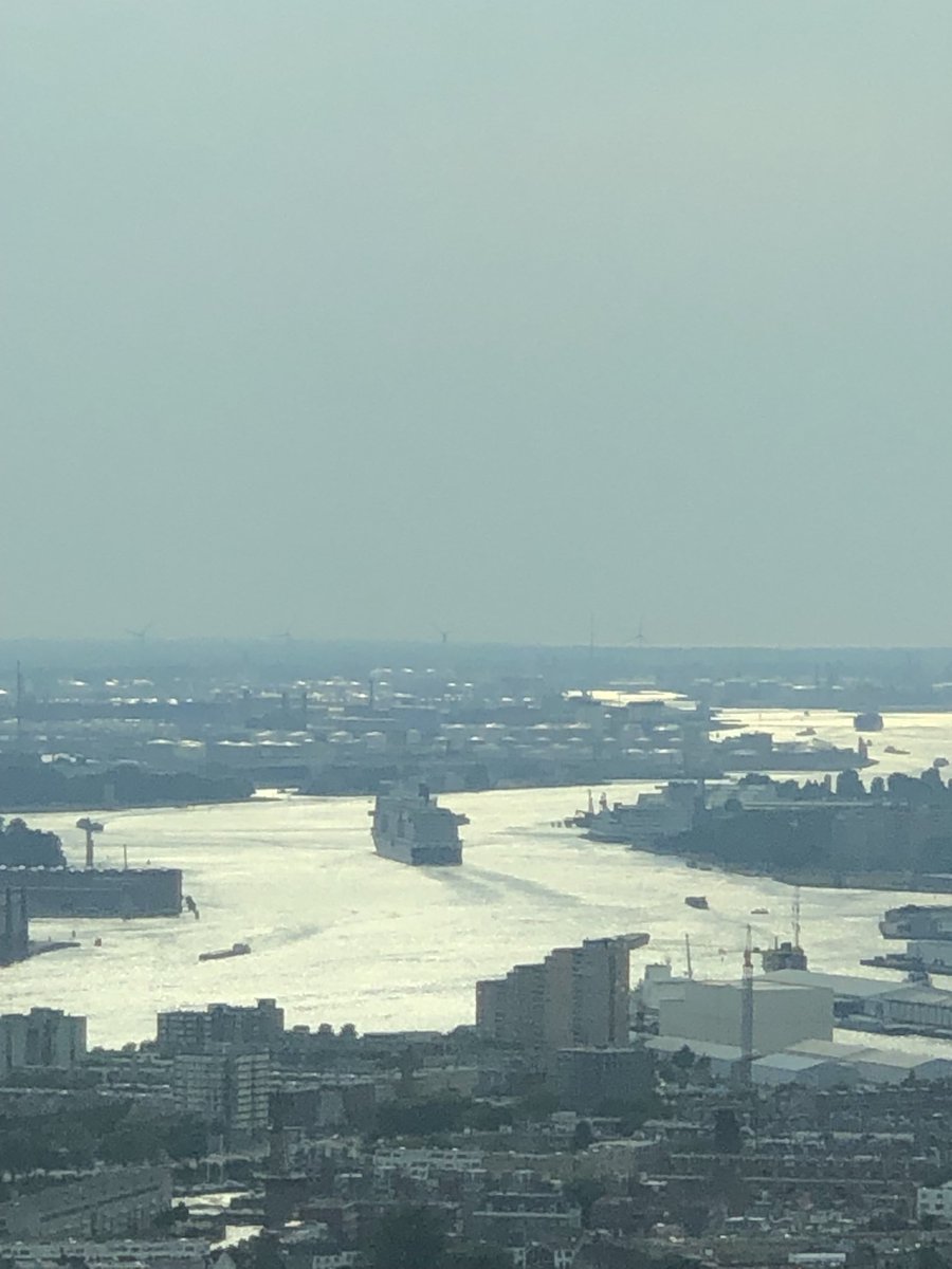 GerhardBolk's tweet photo. Daar gaat de Rotterdam #zalmhaven https://t.co/s28L5vfbha