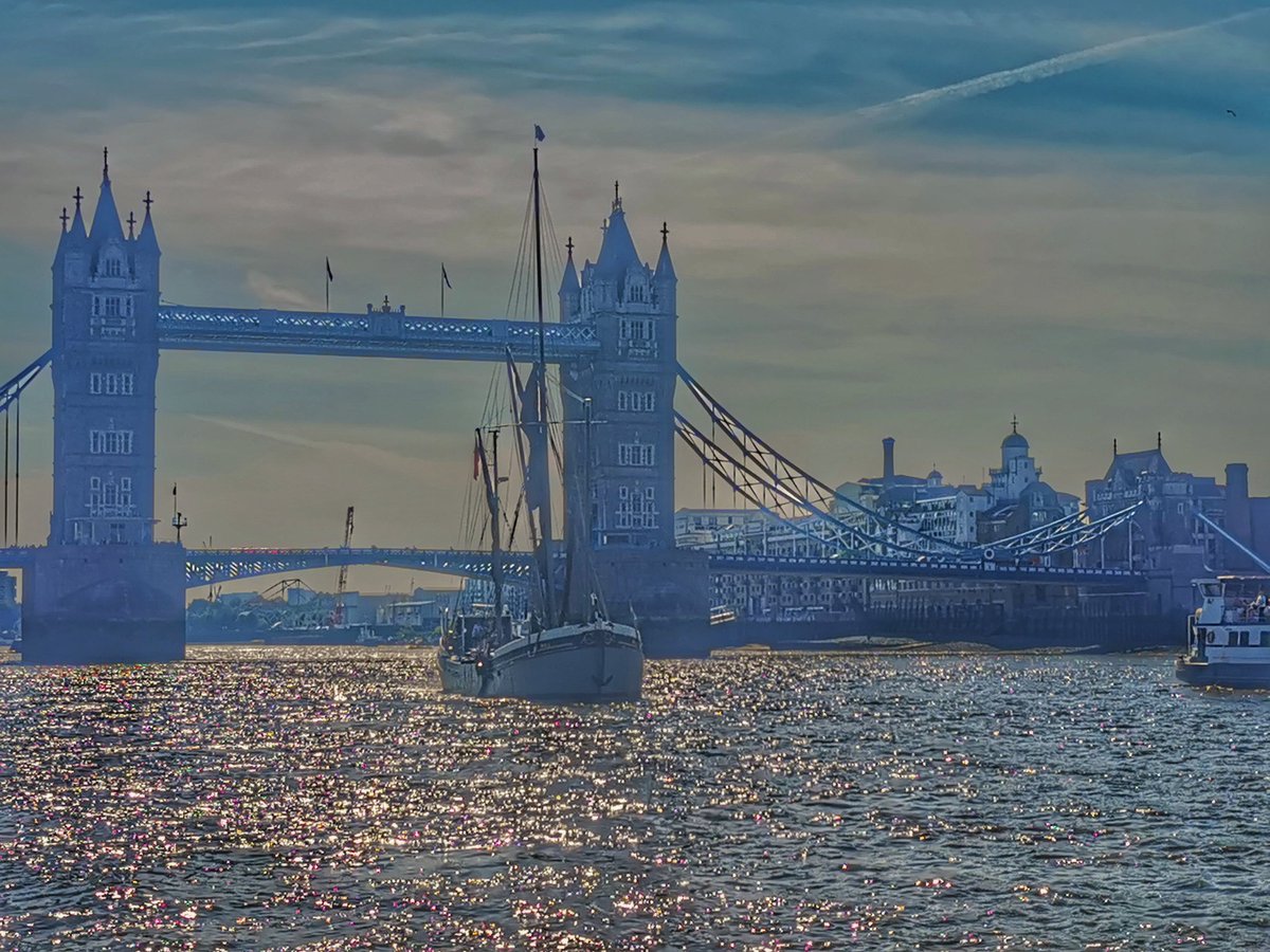 WildBayNZ's tweet photo. What a stunning day to spend time on the Thames on board a Thames Barge
Many fantastic views of both banks of the Thames. Even having Tower Bridge open twice was a real treat.
#TopsailCharters
#Thames
#ThamesBarge
#Keepexploring
#Discover https://t.co/FcN0dAAvgy