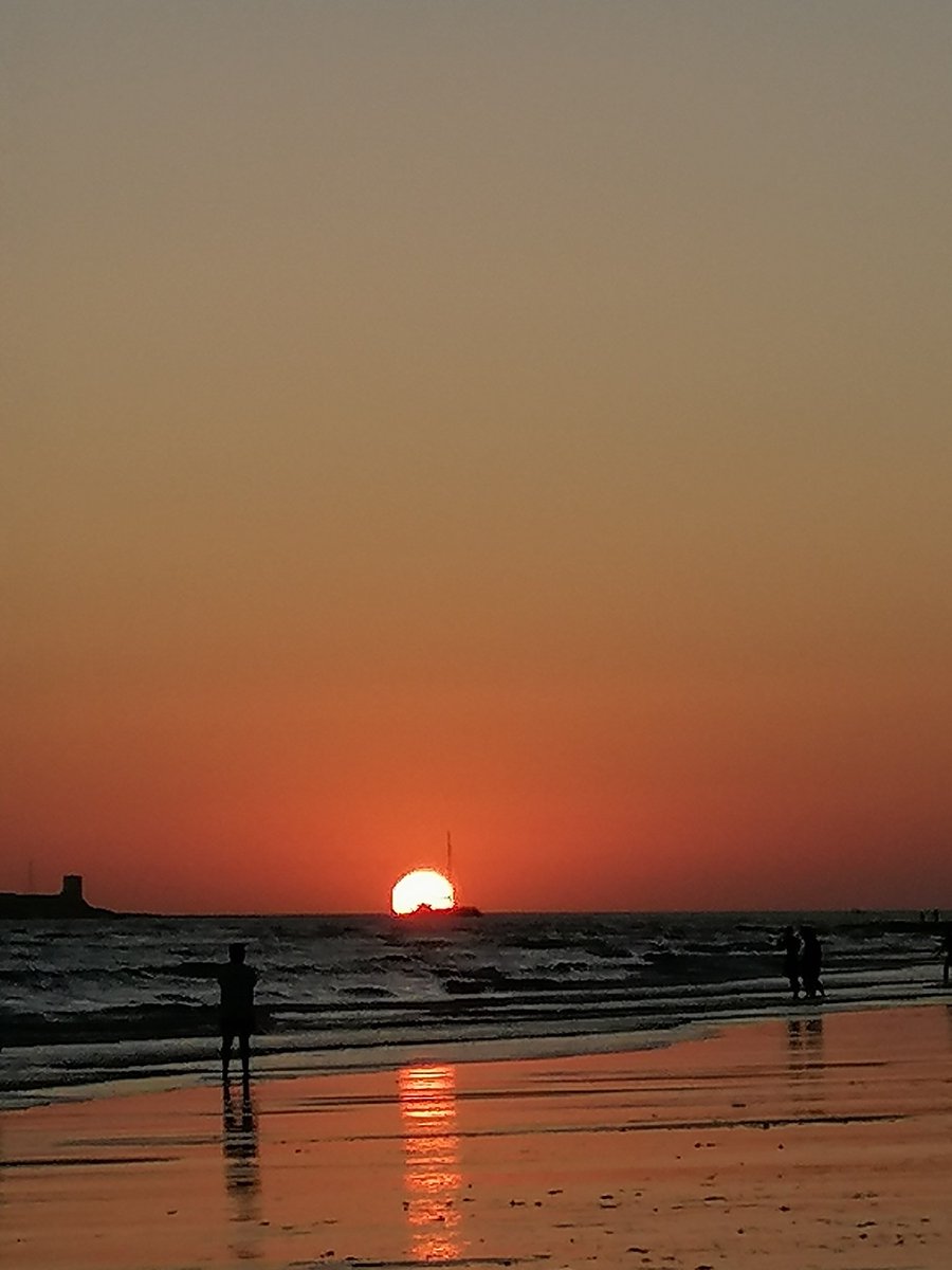 _luisgomz's tweet photo. Los atardeceres en la playita >>>>> https://t.co/ItAUBfP8jL