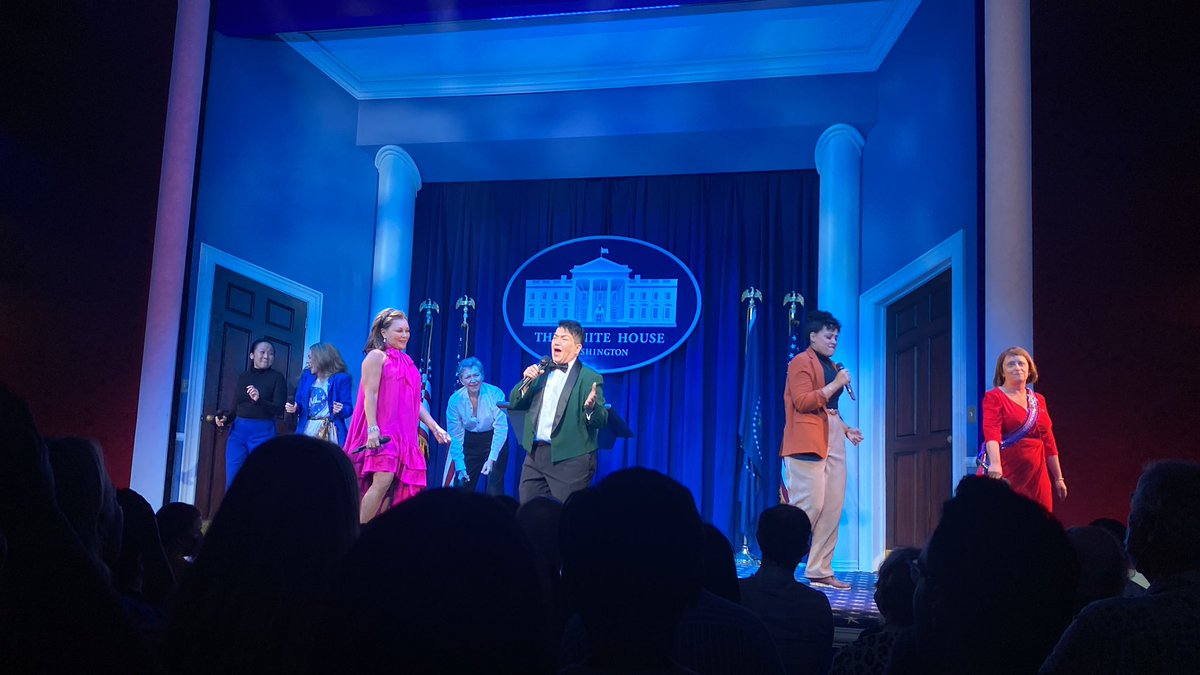 lexikerrb's tweet photo. Happy closing to the safe haven that is @potusbway. It’s hard to say how much I’ll miss going to the Julie White House and being able to laugh at the state of the world for a bit
I love you and your aisle seats. See you at the next dawn https://t.co/ECGpl2hRoG