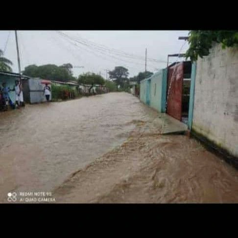 Jacobo_Vidarte's tweet photo. #Venezuela
Estado #Cojedes 

Nos reportan que los sectores #Mapuey y El Cacao resultaron afectados por lluvias. https://t.co/QCnABJgBi6