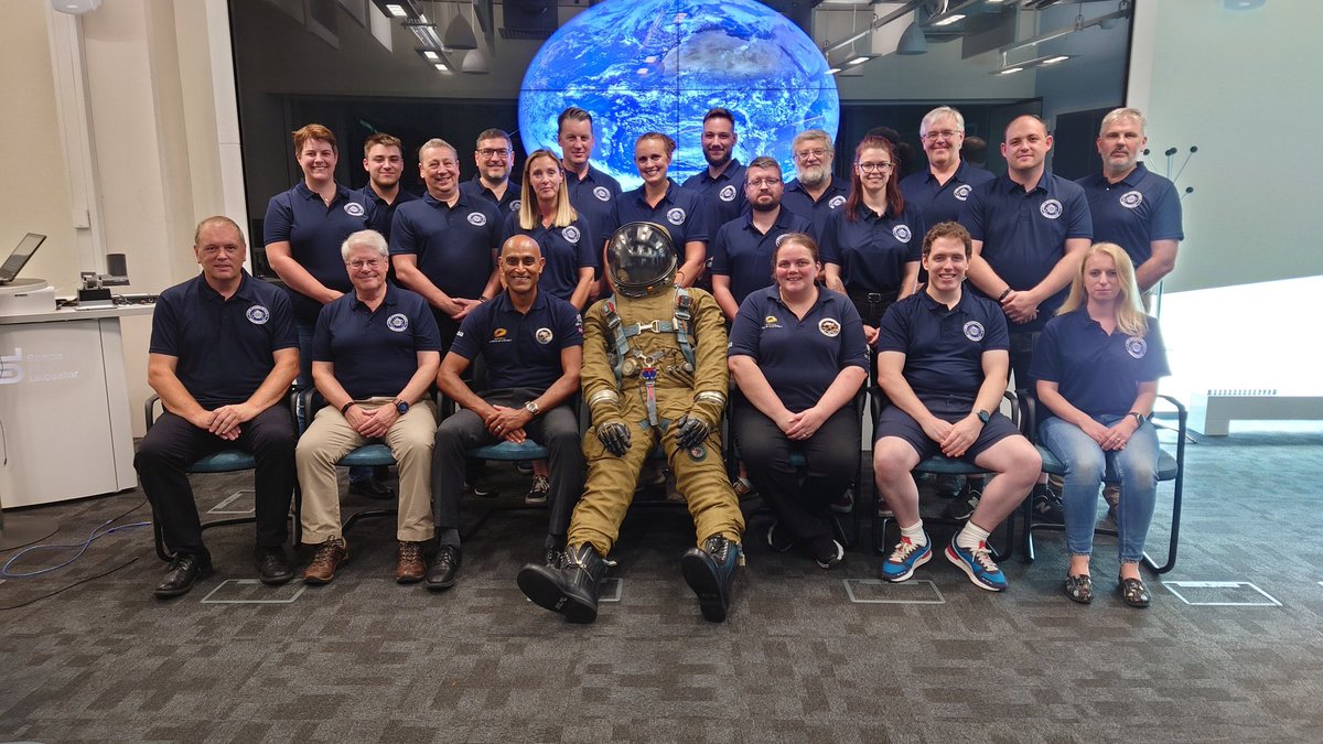 LisaMorgan1608's tweet photo. I’m a space instructor now! https://t.co/WXqDmcp1Pu