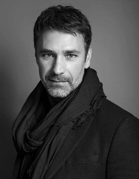 Happy birthday Raoul Bova. My favorite film with Bova is Under the Tuscan sun. 