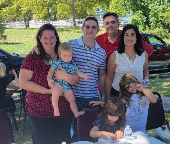 SamForNYC's tweet photo. I began my day talking with neighbors at the Monahan Avenue block party in #NewSpringville and later stopped by the Knights of Columbus Picnic in #Richmondtown with @NMalliotakis.
Staten Islanders are fired up and ready to make a stand — and it’s full steam ahead to November! https://t.co/KWLOQZGvs4