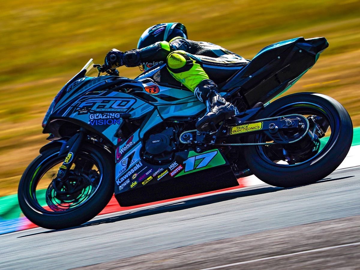 Hel Junior Supersport Round 4 at Thruxton. Full race report on Instagram and Facebook. @charlottemarcuzzoracing.