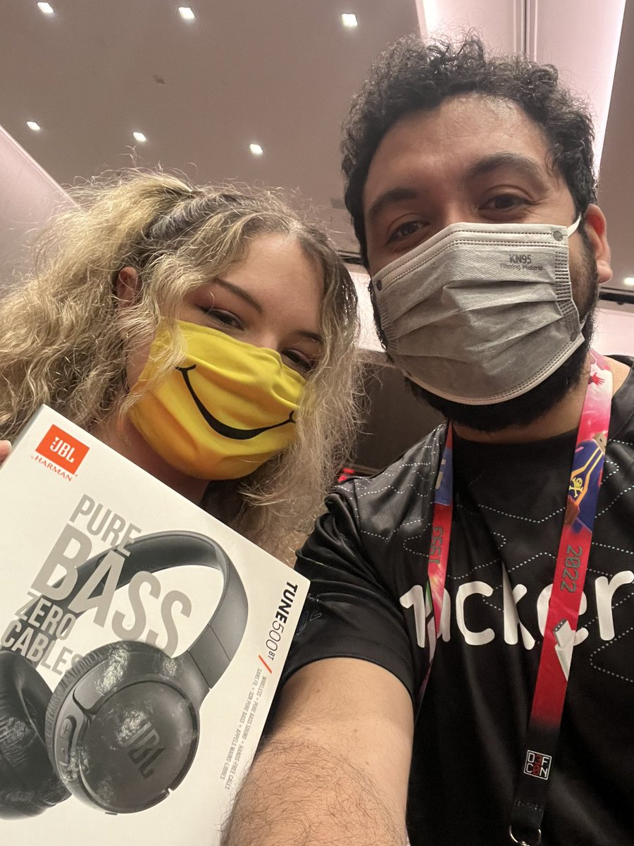 saamux's tweet photo. Definitely the people love the swags from @Hacker0x01. Last day at Defcon #HackeroneAtDefcon30 https://t.co/i2ykyc3oGt