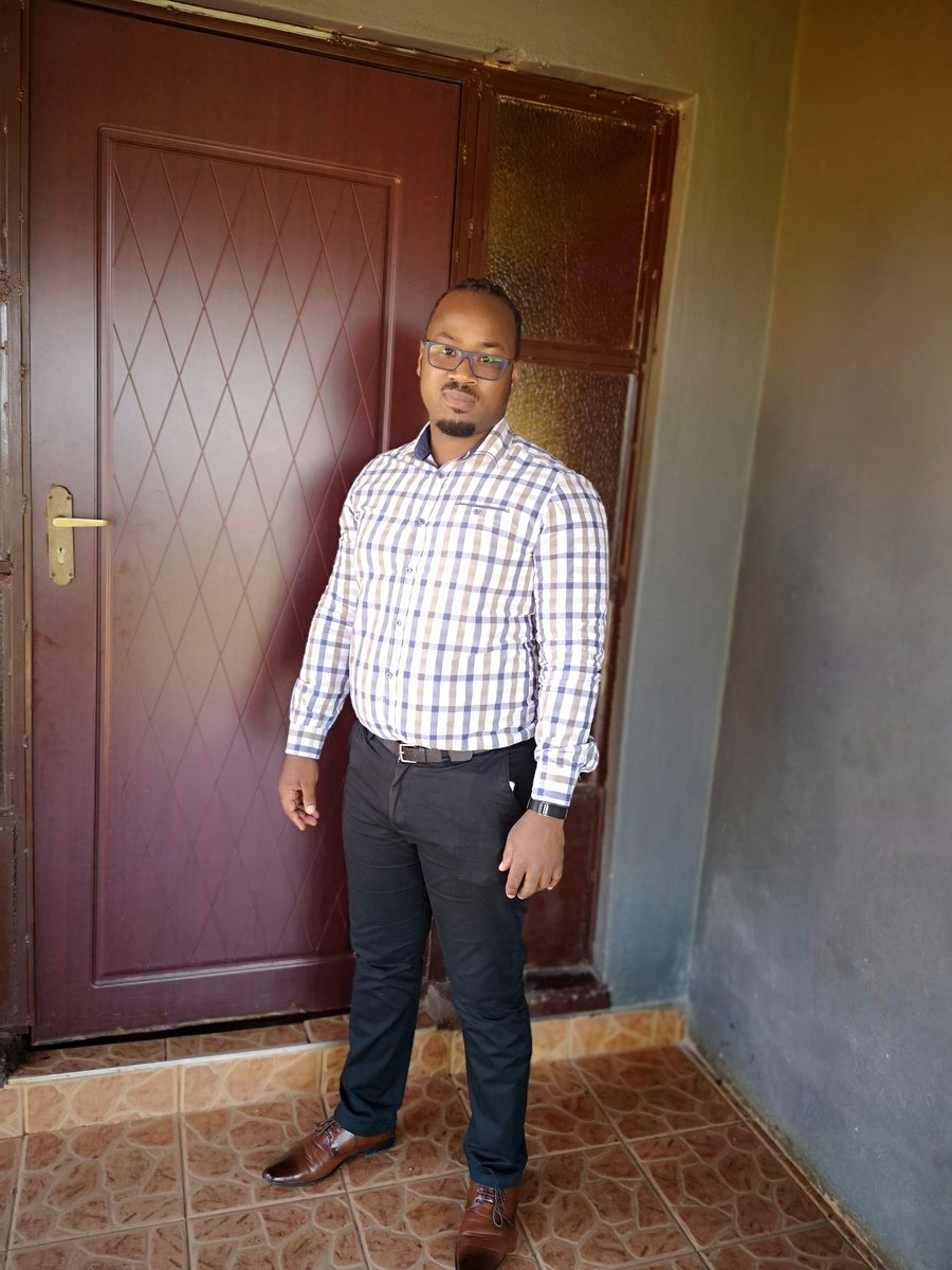 87Sabelo's tweet photo. @mlota_azola Am I not late? https://t.co/Afa7hS8rD3