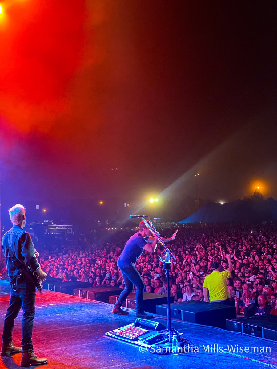 SMillsWiseman's tweet photo. @MatchboxTwenty blew the crowd away at @CPMF2022 last night! Big thanks to our old friends @OurLadyPeace for inviting us to join them backstage! It was amazing! 💛
#churchillparkmusicfestival #cpmf2022 #nlliveevents #LoveStJohns #ComeHome2022 https://t.co/k4Pk6AqjPE