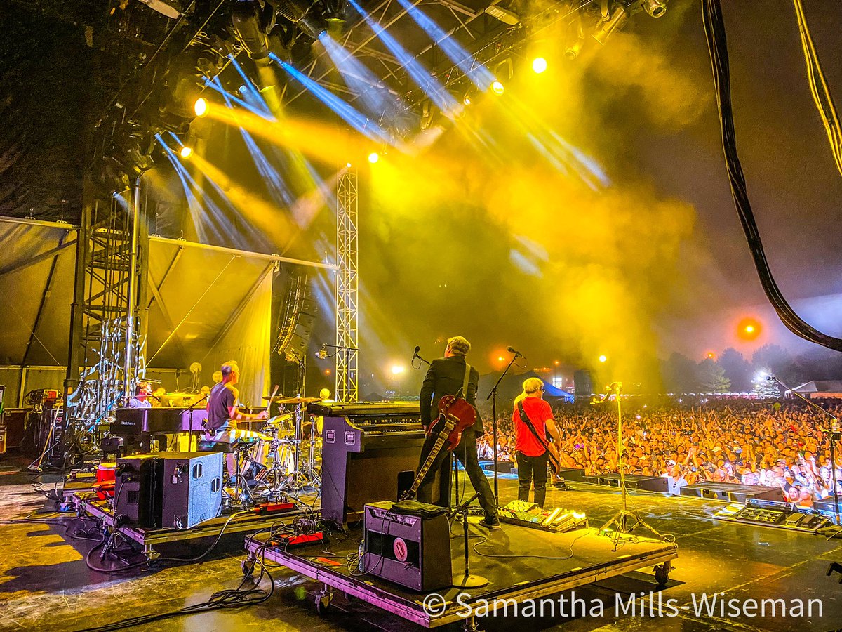 SMillsWiseman's tweet photo. @MatchboxTwenty blew the crowd away at @CPMF2022 last night! Big thanks to our old friends @OurLadyPeace for inviting us to join them backstage! It was amazing! 💛
#churchillparkmusicfestival #cpmf2022 #nlliveevents #LoveStJohns #ComeHome2022 https://t.co/k4Pk6AqjPE