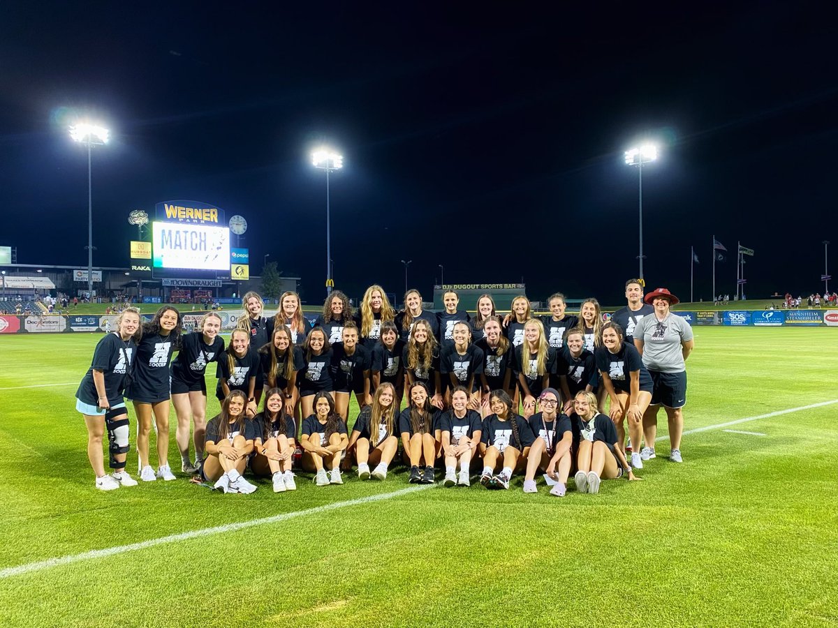 Last night we wrapped up pre-season by celebrating and attending the Women in Sports night at <a href="/Union_Omaha/">Union Omaha</a>! Great night of food, company and soccer!! ⚽️🐎