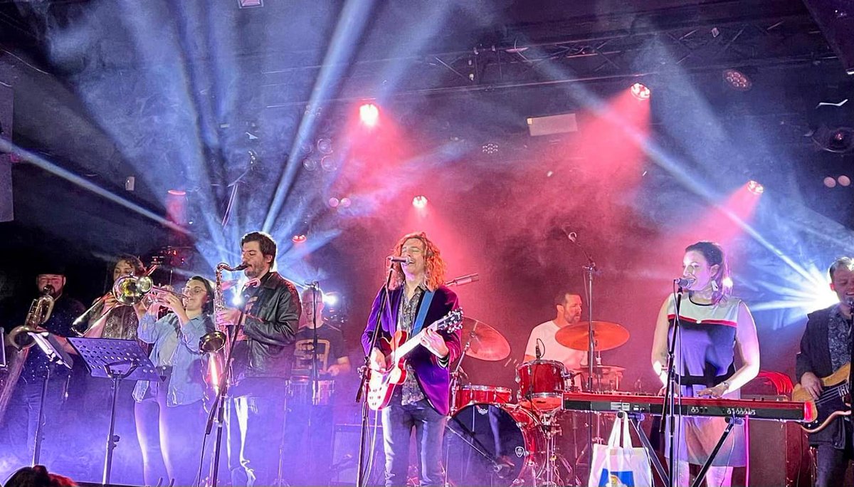 Check out this great band from Perth, the <a href="/SteveHensby/">Steve Hensby Band</a> .  Great tones, a full horn section and classic tones.  Read our review &amp; blog of "Righteous Street" here:  phantompowermusic.com/featured-artis…