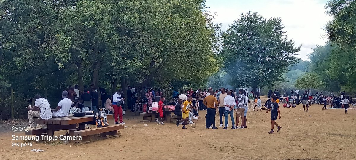 kipe76's tweet photo. La clôture de la Saison 7 de #ConakrySurSeine. Une belle journée même si la pluie soit arrivée vers la fin. Le cap sur l'édition 8. Another level next year 🤜🤛. Le projet estival pour la communauté #Guinée en Europe.
L'aventure continue 🙌.
#Kibaro #CSS22 ❤💛💚 https://t.co/CzcKVx0WOB