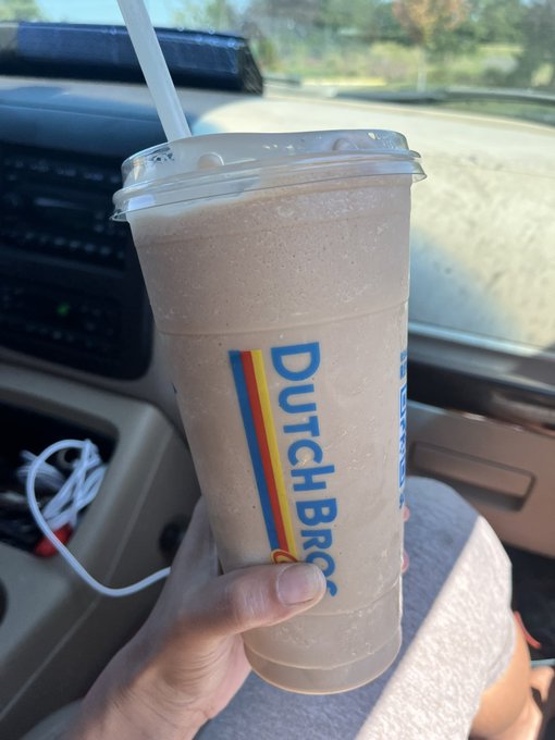 When I start the day crying, Silas immediately gets me my @DutchBros 😅 https://t.co/21nkWlJ08S