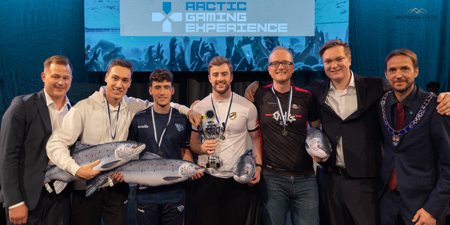 EirikHoldal's tweet photo. Thanks to everyone ❤️

See you in 2023 🎉

https://t.co/6tycnLvKBl

#AGE2022 | #Trackmania | #Norway https://t.co/ily2uMO4rY