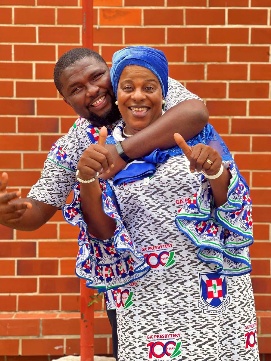 GaPresbytery's tweet photo. Now that's how you do it😍😍😍😍

Shalom with that trademark picture backdrop 📸📸📸

We see @cyril_young😀😀😀

#GaPresbyteryIs100Years
#RepYourCentenaryCloth 
#WeAreGa
#GratefulForOurHeritage https://t.co/4WV6IhkekT