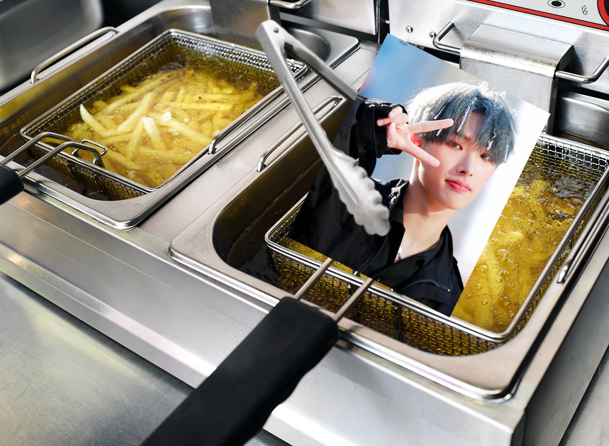 yourfaviscrispy's tweet photo. mingi from ateez is in the fryer https://t.co/4V9MvRDb6T