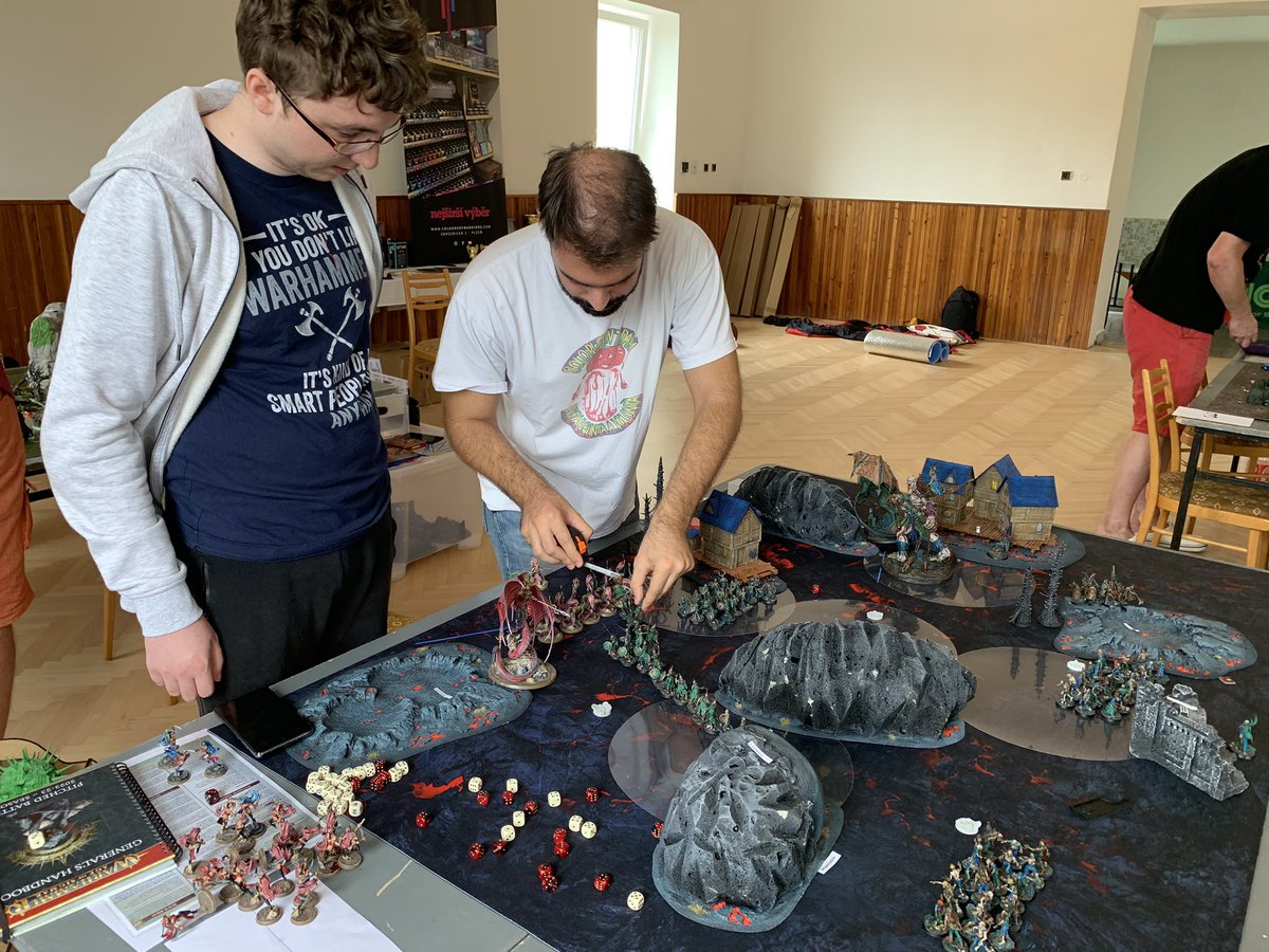 Hosted my first 2-day tournament this weekend! (24 players) Amazing people, lots of fun and great Warhammer! 

tabletop.to/turnaj-o-nacel…