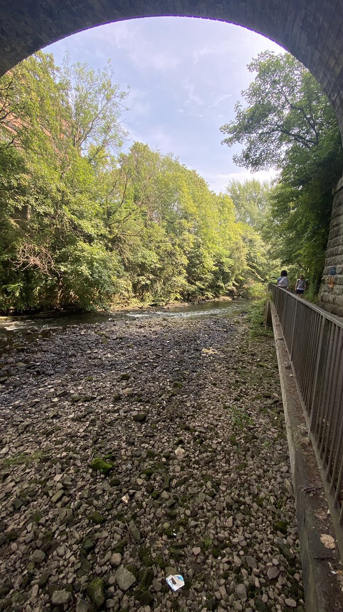 GlasgowWEToday's tweet photo. Running on empty … River Kelvin, Glasgow, Sunday August 14, 2022 #rainforecast https://t.co/N4POvepK6L