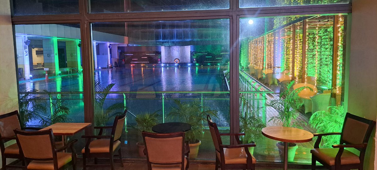 MohitChaturvedi's tweet photo. Absolutely gorgeous decorations at our #GarwareClub Mumbai for the #AmritMahotsav #HarGharTiranga celebrations....

Kudos to our fab staff for all the dedicated hardwork. 

#AzadiKaAmritMahotsav https://t.co/T1AXEP0C7E