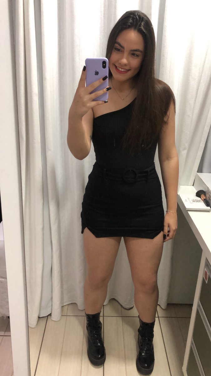 jujuudossantos1's tweet photo. All black 🖤 https://t.co/J3pz6XlugR