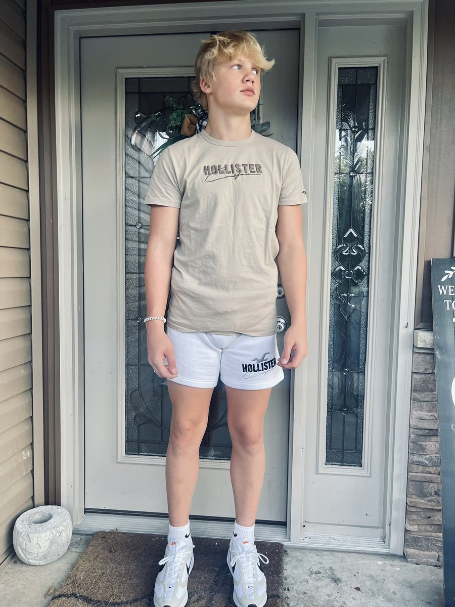 DLitterall's tweet photo. Going in to the 8th grade year at 6”1 160 pounds. Made huge changes over the summer and ready to watch it show on the field and mat!! #wrestling #football #hillsboro #hawks https://t.co/yPsRx1f7ML