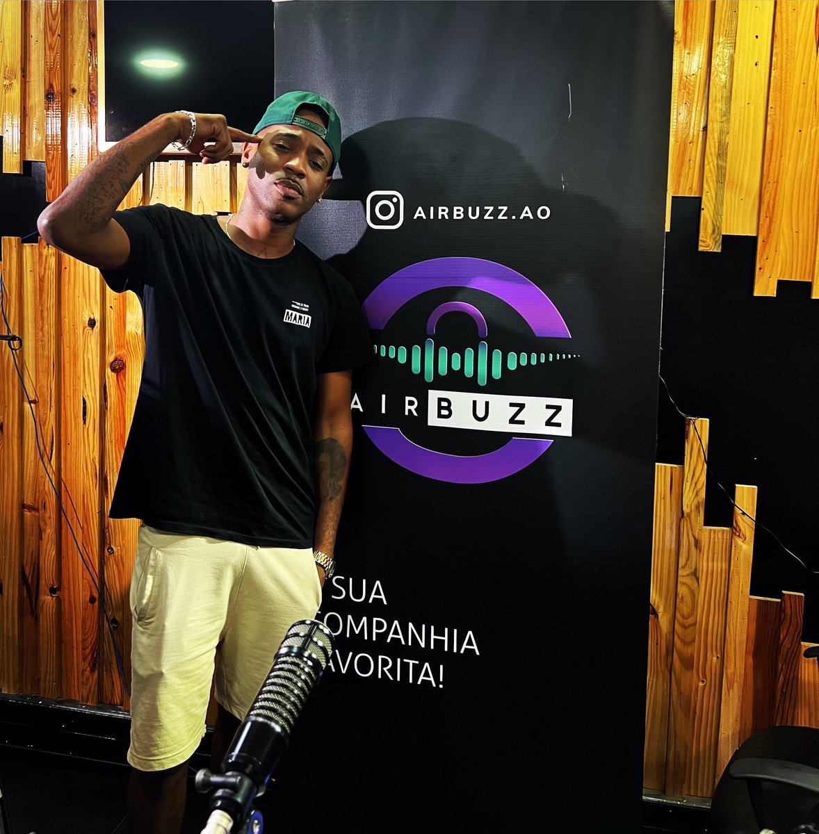 airbuzzangola's tweet photo. Deezy x Airbuzz @txoboydeezy https://t.co/uq1hiPnTLI