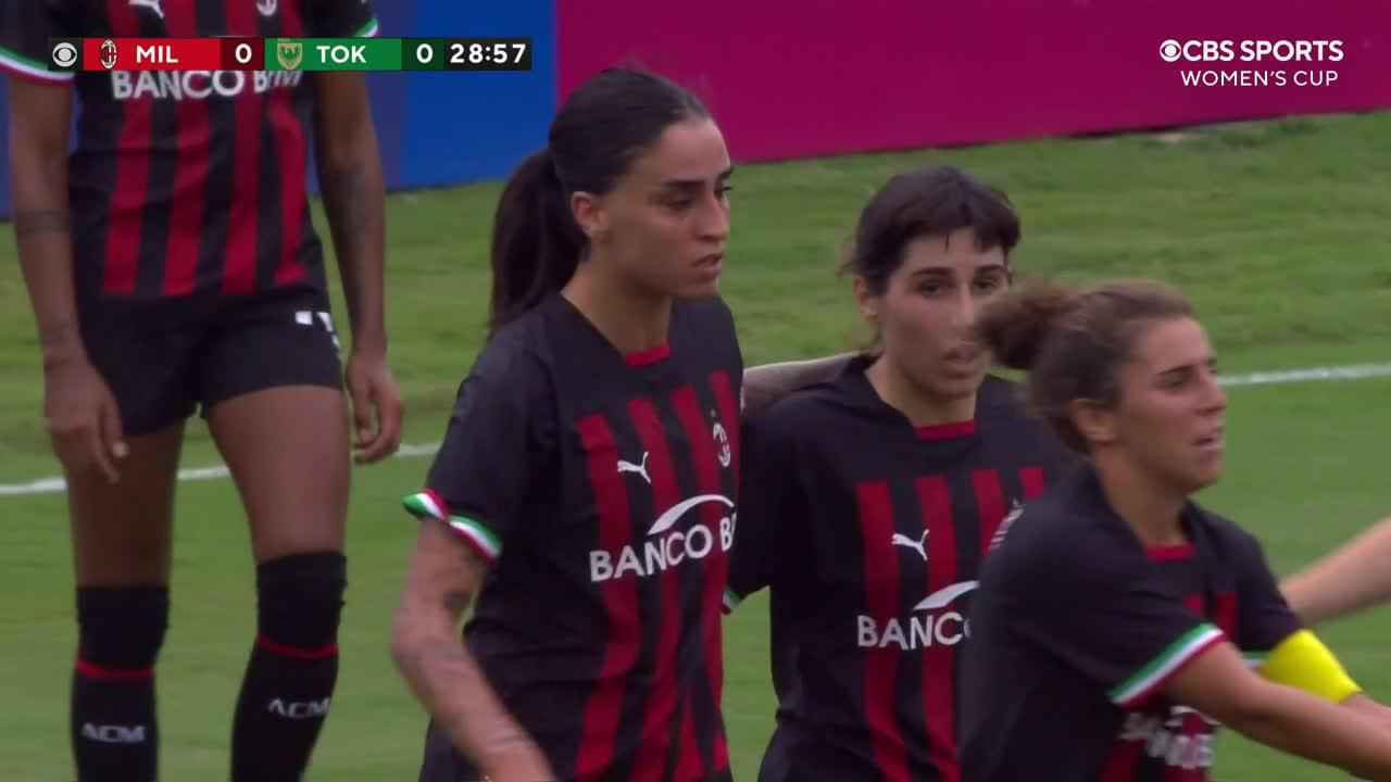 AC Milan's Martina Piemonte scores the first goal of the 2022 @thewomenscup 🔥”