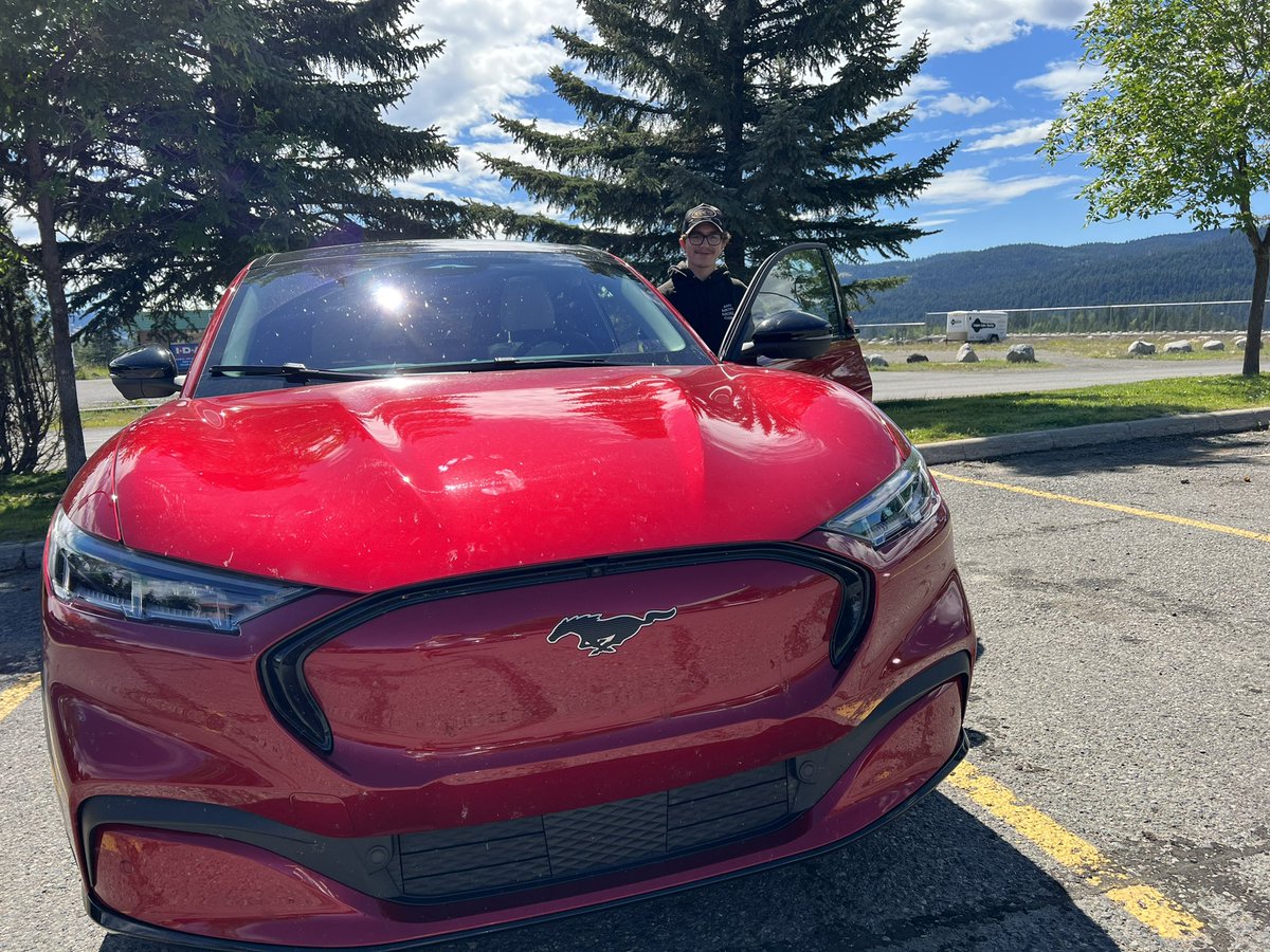 AccelerateKoots's tweet photo. Day 3 of the EV Discovery Tour. Today’s drivers kept raving ‘It’s just so quiet, I love it!’ https://t.co/z5dIRfWY3p