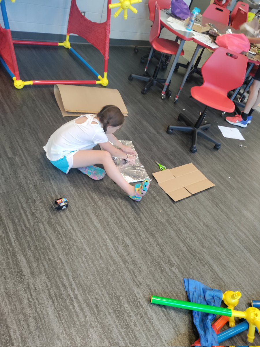 ChallengerStaff's tweet photo. Survivor Camp! We built shelters, made tools to help us in emergency situations, learned to read a compass, went on a scavenger hunt, and watched an episode of MythBusters -- Duct Tape Island! Our crew also learned about edible plants! Survivor Campers are prepared for anything! https://t.co/UG7vs0h6lv