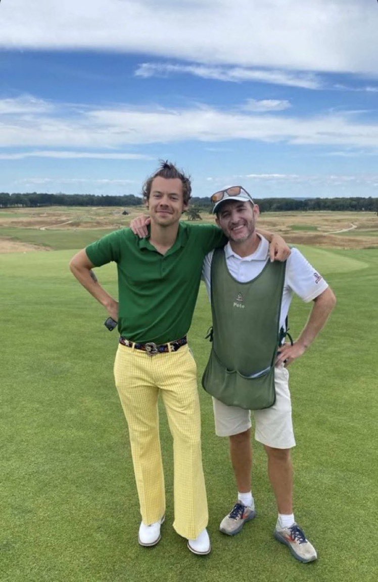 HLNewsBr's tweet photo. 📸| Ele já anunciando quem vai levar a copa! 🇧🇷
Harry recentemente.

via owner https://t.co/LNrMZCo3IT