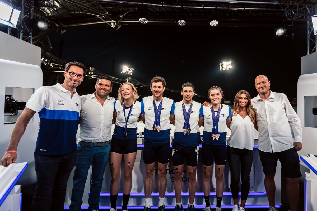 Championnat d'Europe Munich : les journalistes de France Télévisions sont tombés sous le charme de notre équipe de France... ❤

#triathlon #GoFrance 

📷 Théo Gomez/PuurFilm/FFTRI