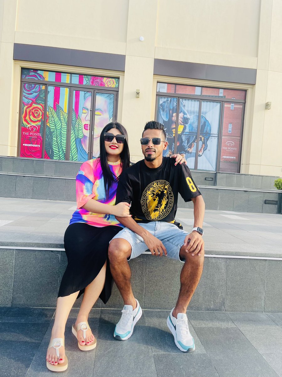SyedaAnamika's tweet photo. Feeling fine in Dubai ♥️👩‍❤️‍👨🤟🏻 https://t.co/SOvhQGKcKe