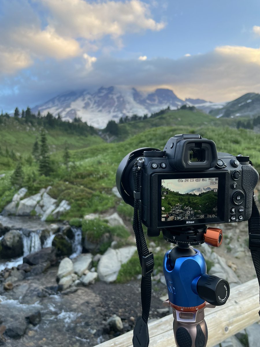 SignalOutdoors's tweet photo. Our @SignalOutdoors team member @poojapatel199 participated in a three-day hiking &amp; photography trip at @MountRainierNPS! It was the perfect weekend spent recreating in a great national park #OptOutside https://t.co/0QxBakd6X8