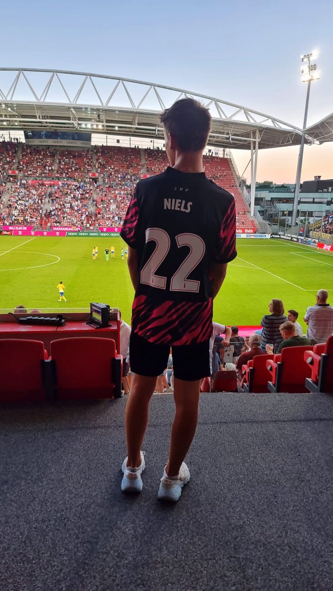 NERoeske's tweet photo. Football evenings>>
#utrcam https://t.co/6yqIFzCvx8