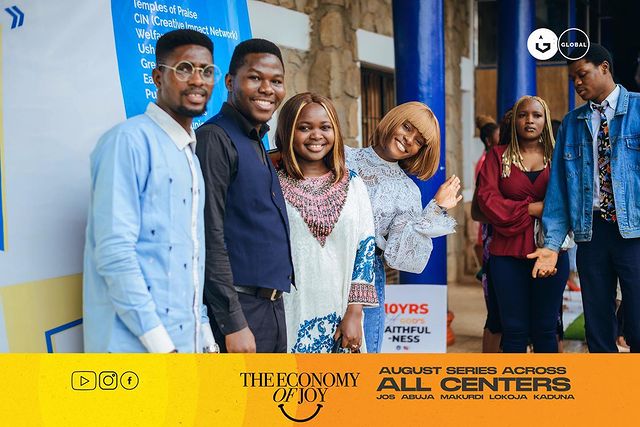 gloryzoneglobal's tweet photo. What a service!!!
We're glad you fellowshipped with us.
😀😀
Have an awesome week and yes utilize the Economy of Joy. ✌

#family
#baf2church
#churchishome
#gloryzonechurch https://t.co/EDsQ6ujVtv