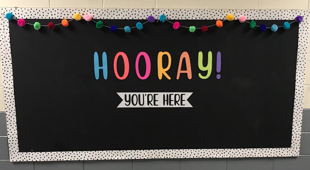 LisaFallaw's tweet photo. Last walk through the halls before they are filled with joyful laughter &amp; excitement!! Our @EastAiken kiddos return tomorrow &amp; I can’t wait!! #WelcomeBackEA #SoaringToNewHeights #ReadingIsOutOfThisWorld https://t.co/5uVZvM58k5