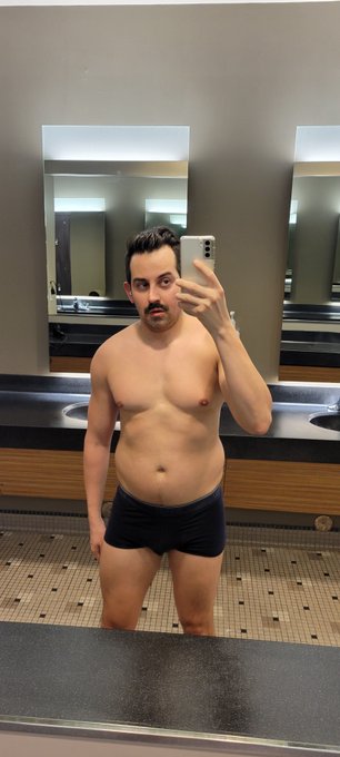 Uh, uh, check my technique? https://t.co/gcvf5OeZbg<a href="/tag/sharpobjects"class="tags"><span>#sharpobjects</span></a>